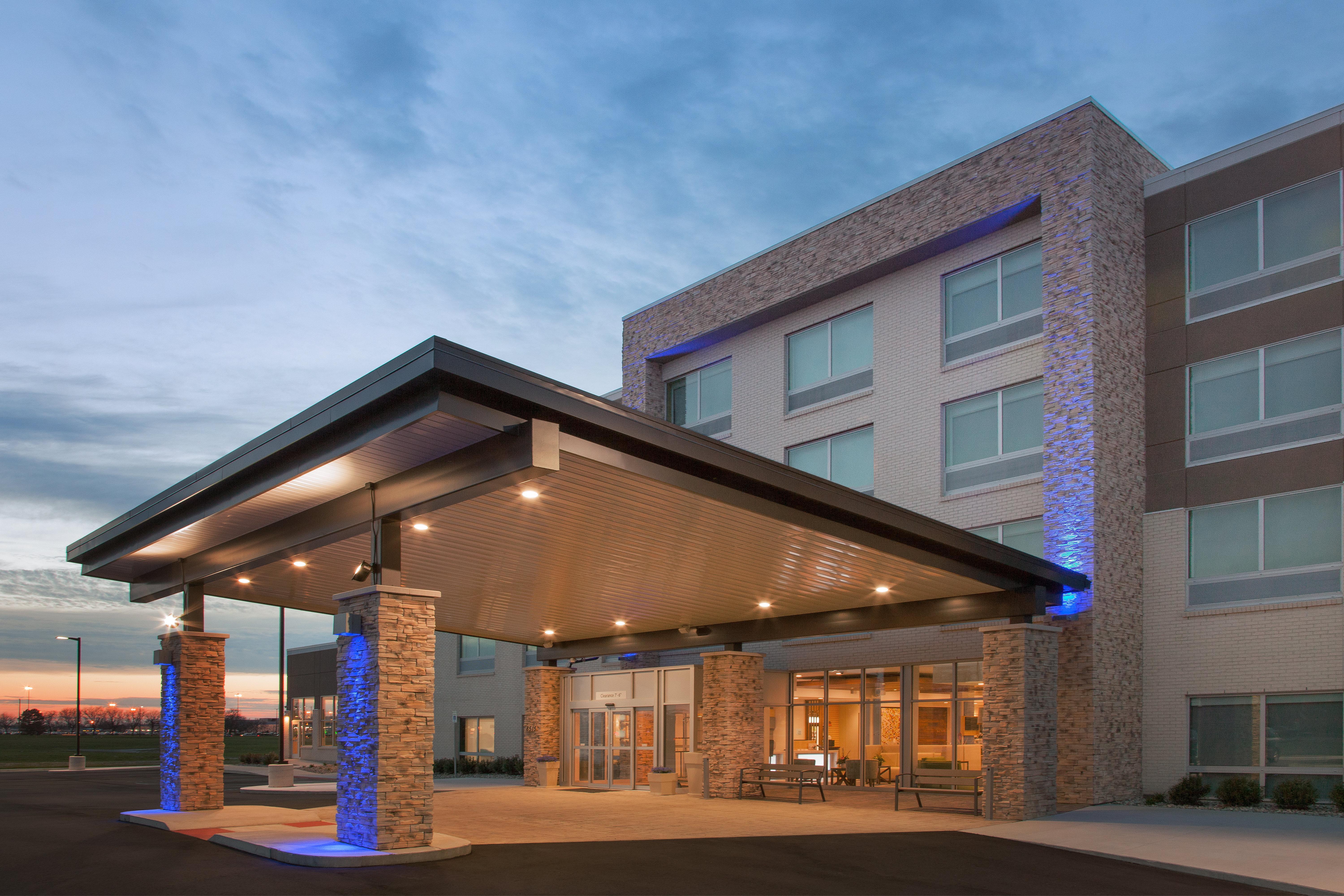 Holiday Inn Express & Suites - Sterling Heights-Detroit Area, An Ihg Hotel Exterior foto